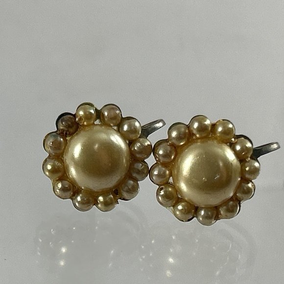 Vintage Faux Pearl Flower Shaped Screw Back Earrings Silver Tone - Picture 3 of 7
